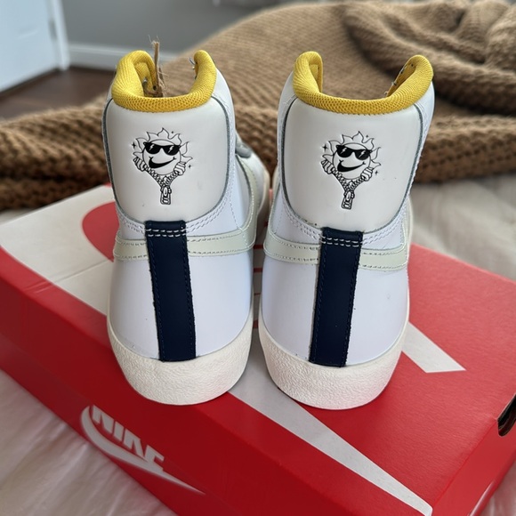 New in box Nike blazer mids sz 7 - Picture 3 of 4